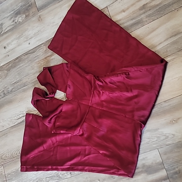 Holiday Party Stunning Halter Pantsuit - Picture 4 of 7